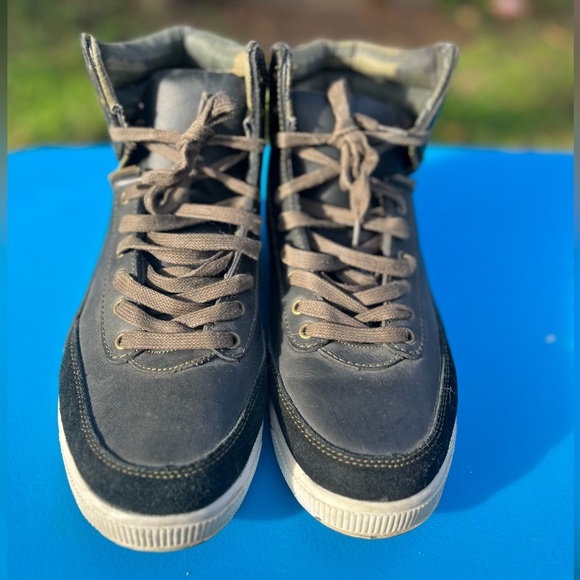 Men’s Rocawear high top shoes - Picture 2 of 5